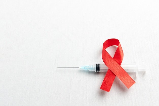 L’infection au VIH laisse une « mémoire » dans les cellules : une nouvelle étude révèle pourquoi les comorbidités persistent chez les personnes vivant avec le VIH, malgré la suppression du virus par le traitement